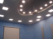 Установка проектора в конференц-зале