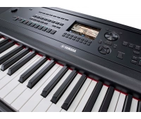 Интерактивный синтезатор Yamaha DGX-670B