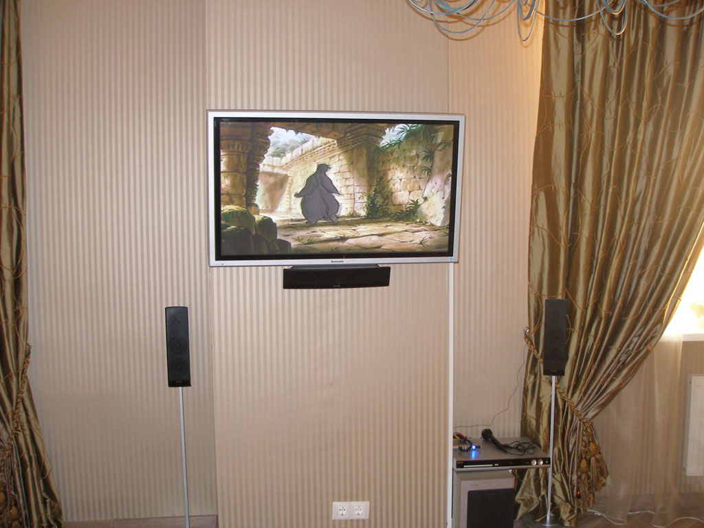 Установка и настройка системы домашнего кинотеатра на основе LCD телевизора.