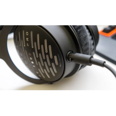 Изображение 2 (Студийные наушники Beyerdynamic DT 1990 PRO)