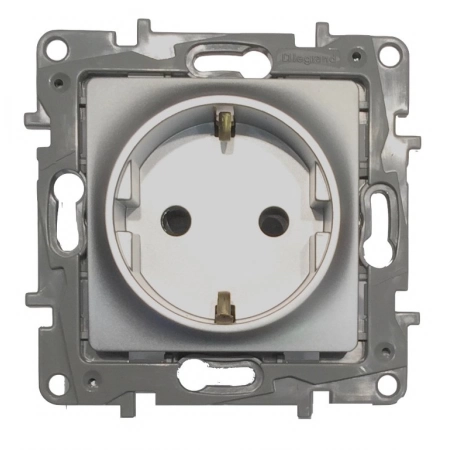 Розетка Legrand Розетка 2К+З немецкий стандарт ETIKA, алюминий (672421)