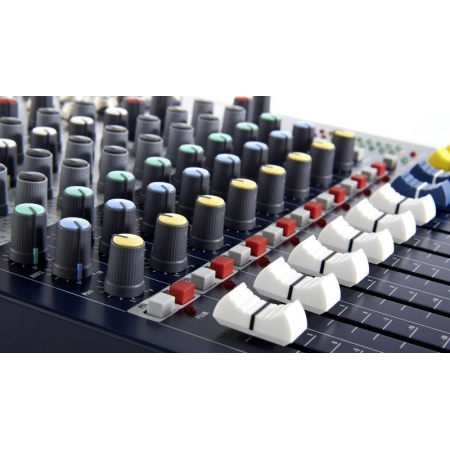 Изображение 14 (Микшерный пульт Soundcraft EPM6)