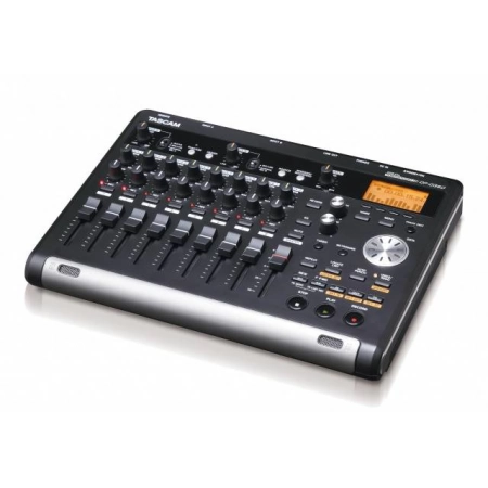 Изображение 3 (Компактная 8-канальная портастудия Tascam DP-03SD)