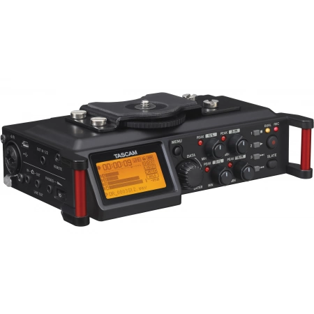 Изображение 2 (Портативный 4-канальный рекордер Tascam DR-70D)