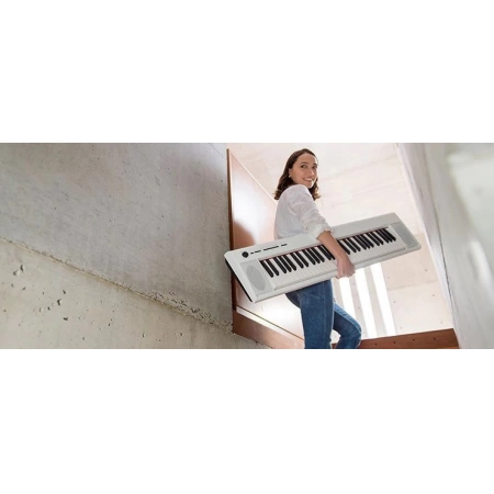 Изображение 2 (Портативное цифровое фортепиано Yamaha NP-32WH)
