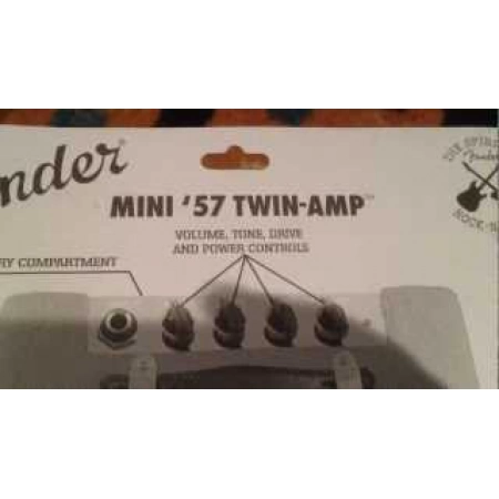 Изображение 2 (Миниатюрный комбо усилитель Fender MINI '57 TWIN-AMP)