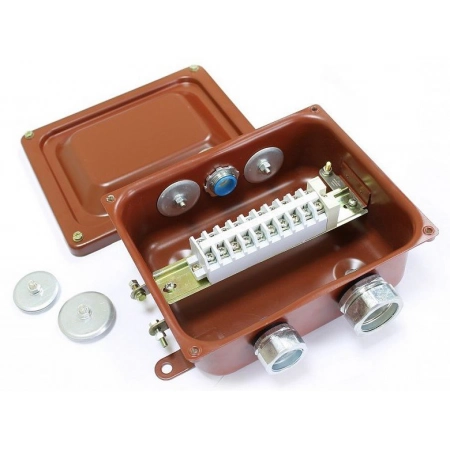 Коробка клеммная металлическая с муфтами АТК для трубной электропроводки ЗЭТА ККМА-10 У2 IP54 (zeta30372)