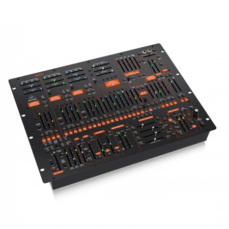 Изображение 1 (Полумодульный рековый синтезатор Behringer 2600)