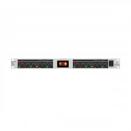Изображение 3 (Ламповый предусилитель Behringer MIC2200 V2)