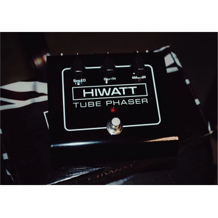 Изображение 2 (Ламповая педаль эффектов для гитары (фейзер) HIWATT Tube Phaser)