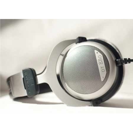 Изображение 7 (Полноразмерные накладные наушники Beyerdynamic DT 880 (#491322))