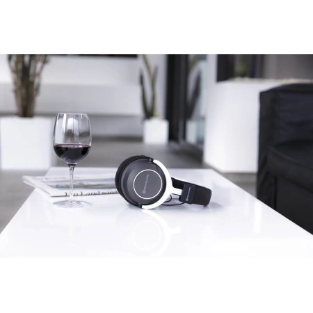 Изображение 5 (Полноразмерные беспроводныe наушники закрытого типа Beyerdynamic Amiron Wireless)