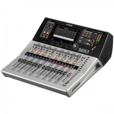 Микшер Yamaha TF1